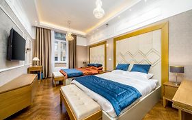 Royal Knez
